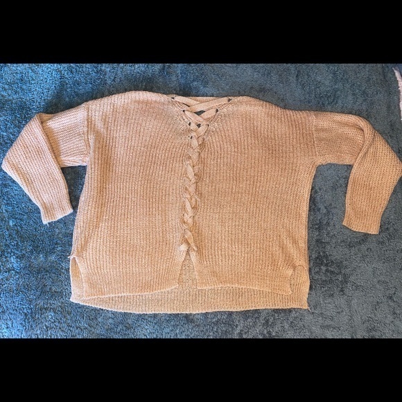 Sweet Wanderer brand crochet‎ style cropped sweater, size small - Picture 9 of 10